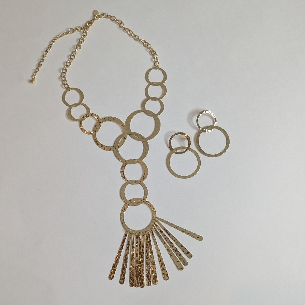 Chicos Pendant Necklace & Earrings Set Gold Tone hammered Metal interlocking
